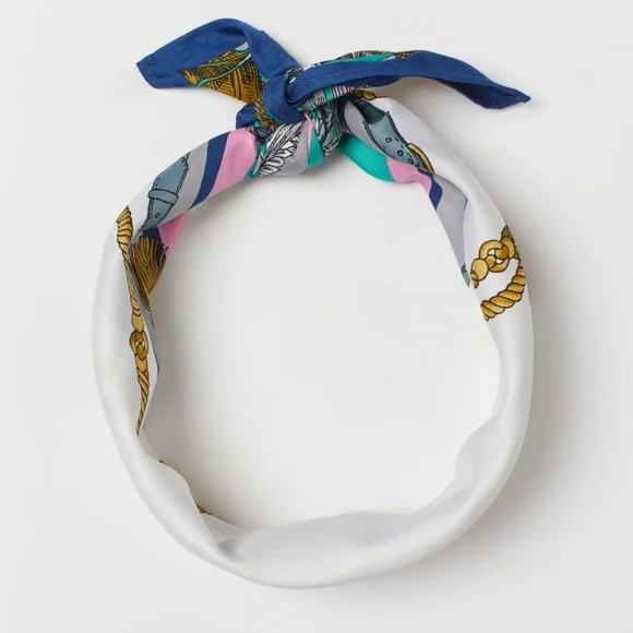 H&M Patterned Scarf - Picture 9 of 9